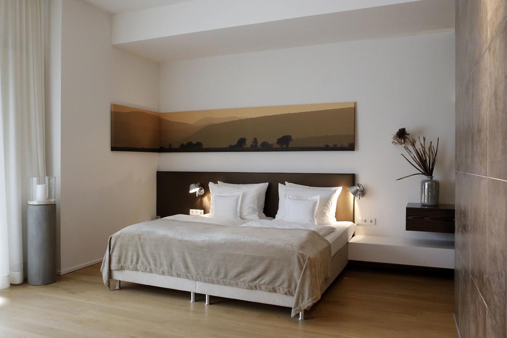 Weinhaus Henninger Hotel Kallstadt Luaran gambar