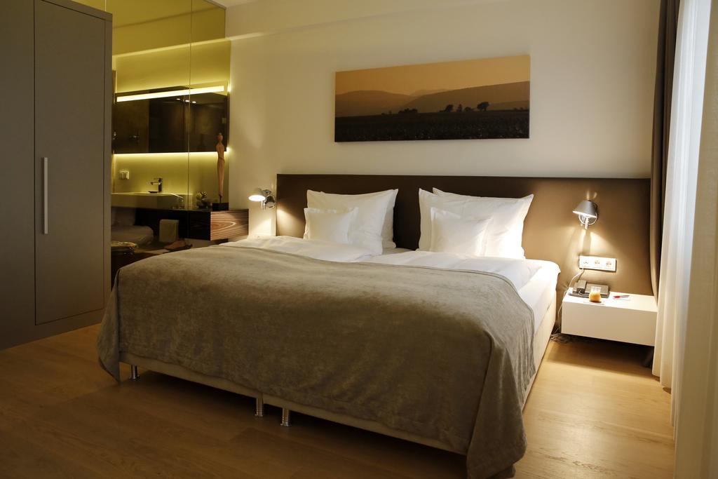 Weinhaus Henninger Hotel Kallstadt Luaran gambar