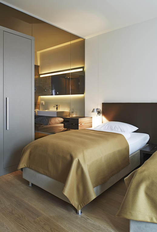 Weinhaus Henninger Hotel Kallstadt Bilik gambar
