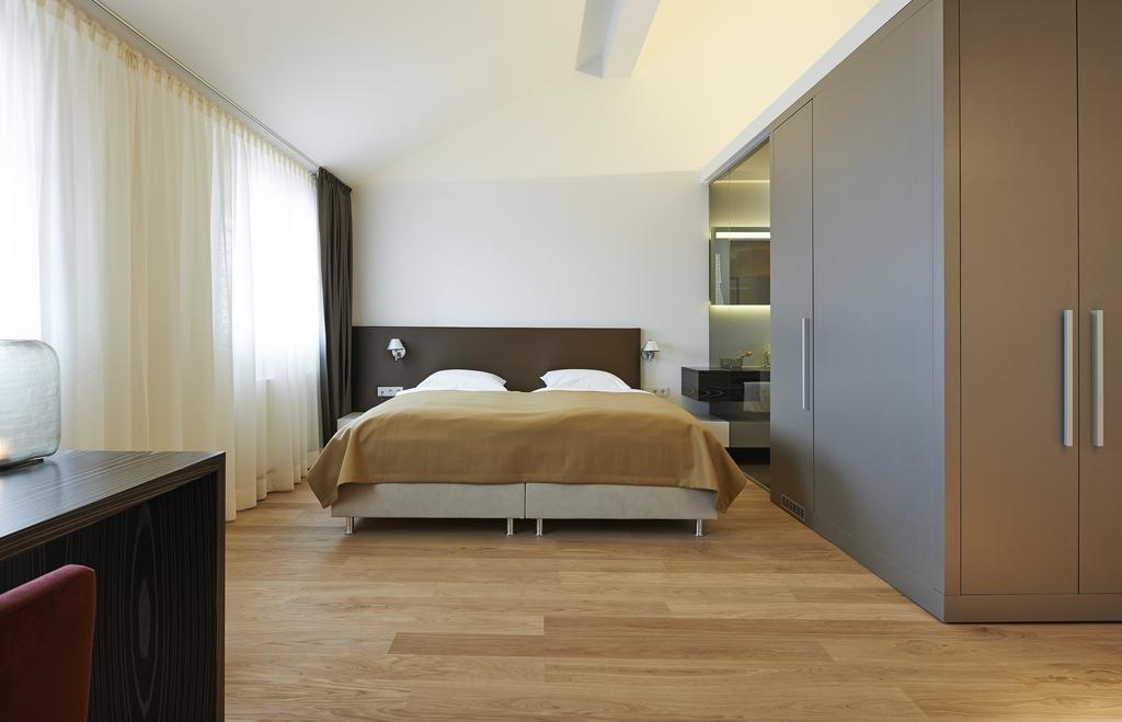 Weinhaus Henninger Hotel Kallstadt Bilik gambar